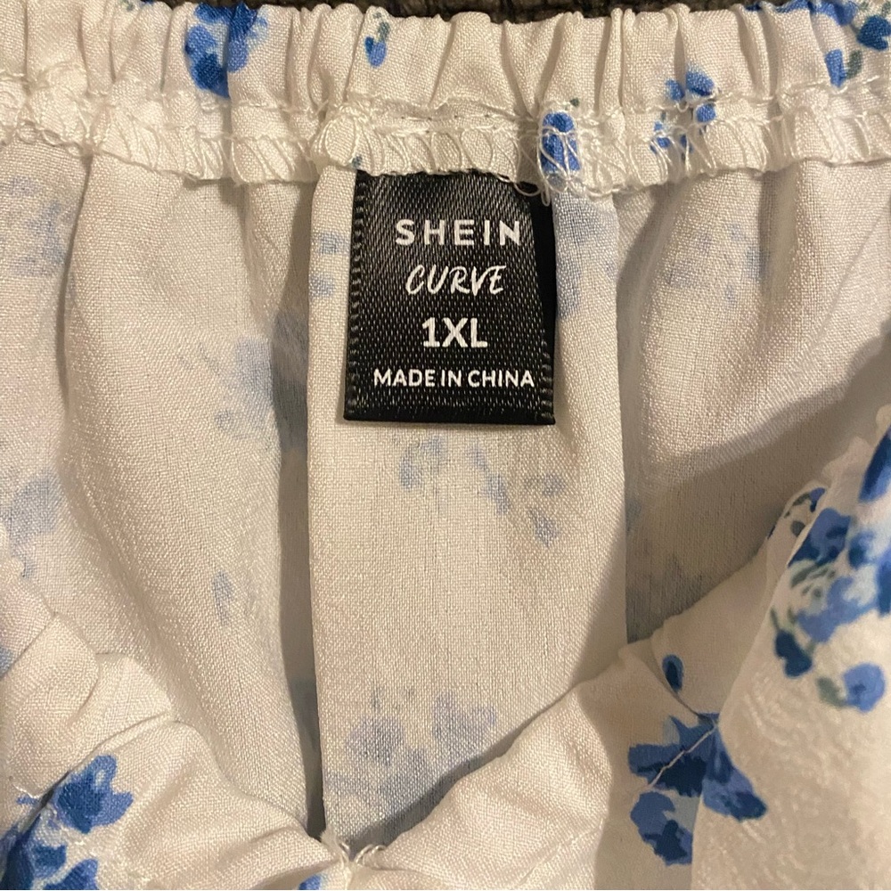 SHEIN Floral Romper - Picture 2 of 3